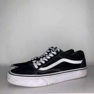 SOLD!! // Vans Old Skool Black/White